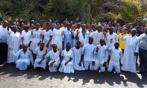 ÁFRICA CELEBRA EL PRIMER BAUTIZO DEL AÑO CON DECENAS DE NUEVOS MIEMBROS