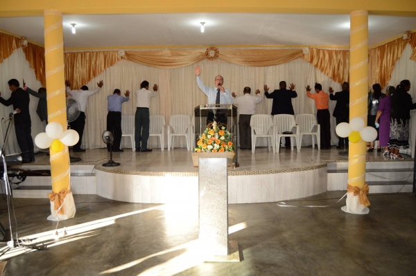 La Obra avanza. Inauguración de un nuevo Templo