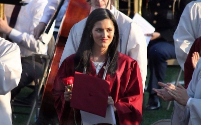 PROHÍBEN A ALUMNA AGRADECER A JESÚS EN DISCURSO DE GRADUACIÓN